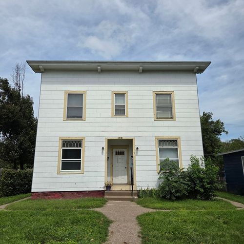 1712 W 7th St, Davenport, IA, 52802-1052 | Card Image