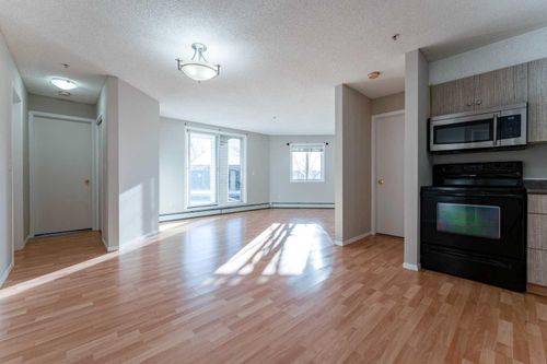 102-1717 60 St Se, Calgary, AB, T2A7Y7 | Card Image
