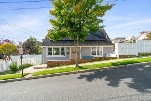 340 Marsan Dr, Carlstadt, NJ, 07072-1743 | Card Image