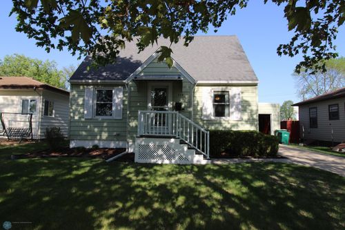 228 Oak St, Breckenridge, MN, 56520-1245 | Card Image