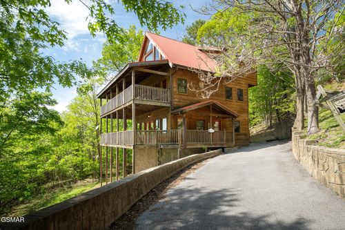 3129 Smokies Edge Rd, Sevierville, TN, 37862-2406 | Card Image