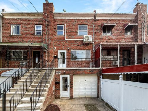 806 E 227th Street, New York, NY, 10466 | Card Image