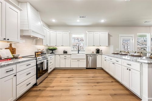 10101 Rain Drop Ln, Gravette, AR, 72736-6003 | Card Image