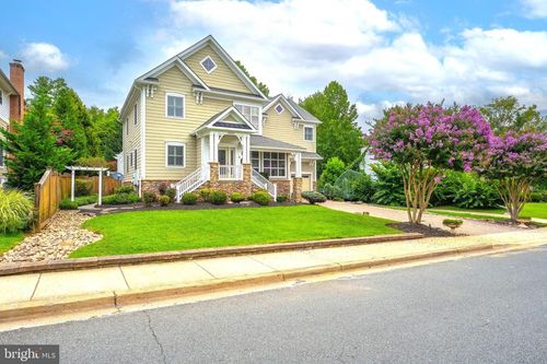 5905 Lone Oak Dr, BETHESDA, MD, 20814-1845 | Card Image