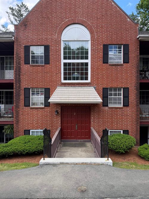 3-2 Louisburg Sq, Nashua, NH, 03060-5526 | Card Image