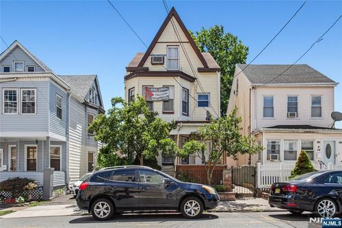 26 Hemlock St, Paterson, NJ, 07503-2611 | Card Image