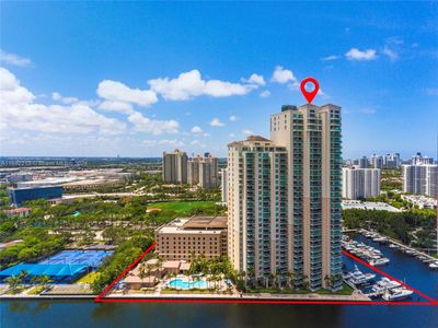 1711 - 3330 Ne 190th St, Condo with 3 bedrooms, 3 bathrooms and null parking in Aventura FL | Image 3