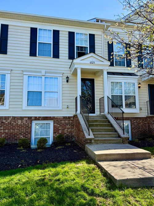 8-6323 Downwing Ln, Columbus, OH, 43230-3683 | Card Image