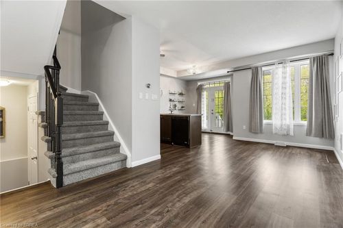 32-21 Diana Ave, Brantford, ON, N3T0G7 | Card Image