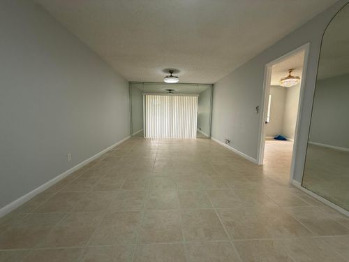 228 Lake Dora Dr, West Palm Beach, FL, 33411-2356 | Card Image