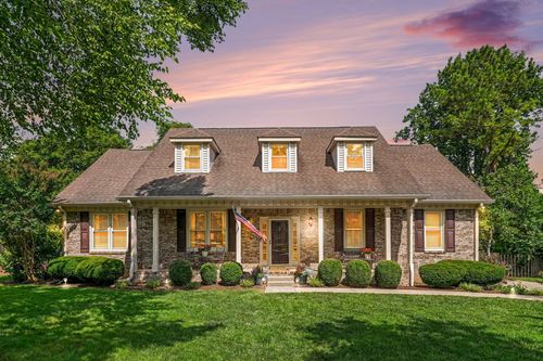 8324 Carriage Hills Dr, Brentwood, TN, 37027-8135 | Card Image