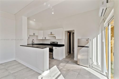 2-2204 Mckinley St, Hollywood, FL, 33020 | Card Image