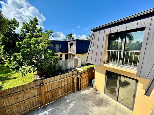 2362-2362 Waterside Dr, Lake Worth, FL, 33461-2557 | Card Image