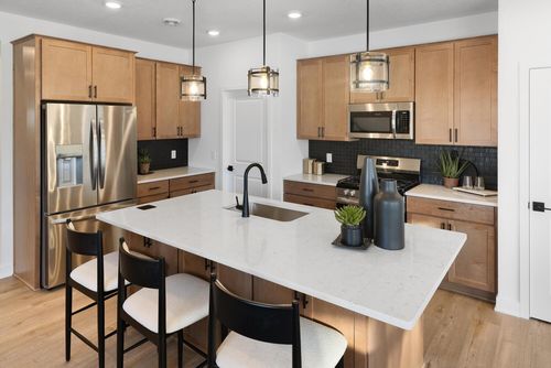 13785 Hollybrook Cir, Apple Valley, MN, 55124-6310 | Card Image