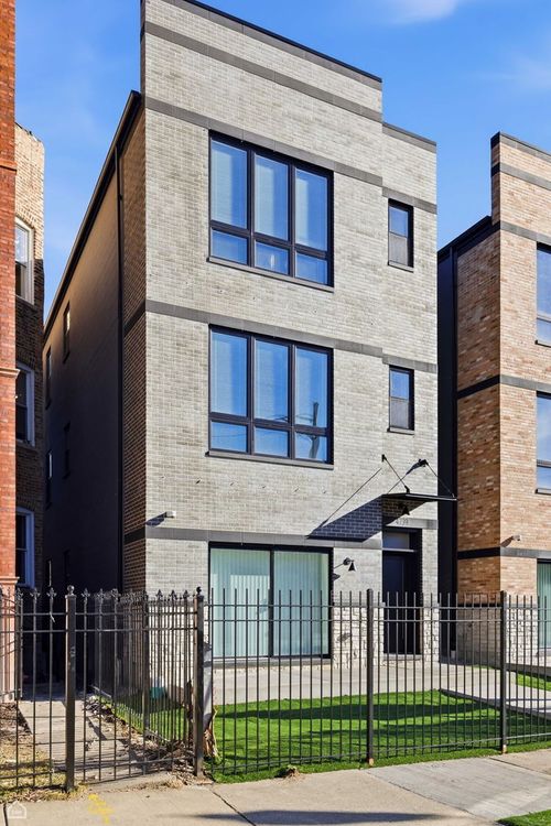 2-4739 S Indiana Avenue, Chicago, IL, 60615 | Card Image