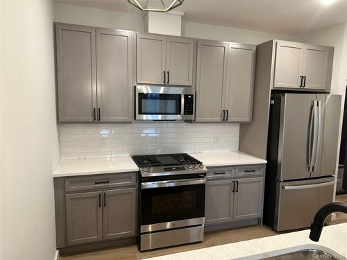 204-13 Forester Ave, Warwick, NY, 10990-1175 | Card Image