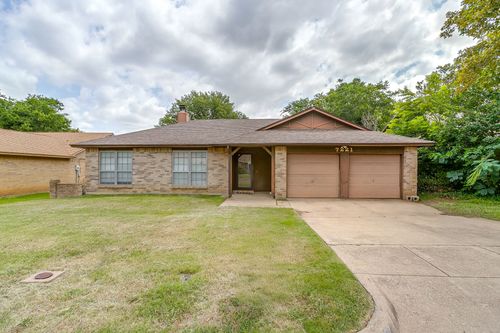 7221 Church Park Dr, Fort Worth, TX, 76133-6808 | Card Image