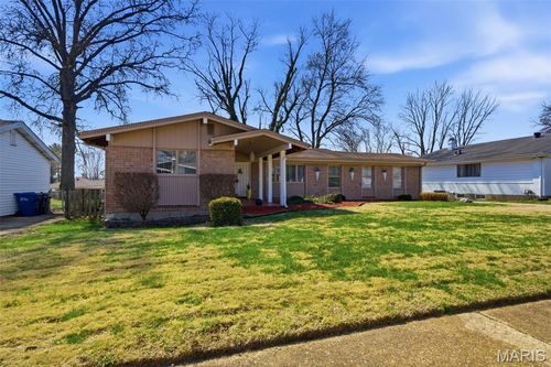 3630 Estates Dr, Florissant, MO, 63033-3031 | Card Image