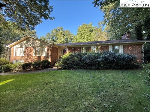 130 Victoria Cir, North Wilkesboro, NC, 28659-9104 | Card Image