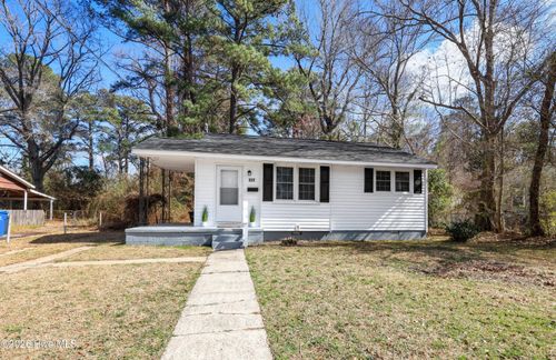 527 New River Dr, Jacksonville, NC, 28540-6053 | Card Image