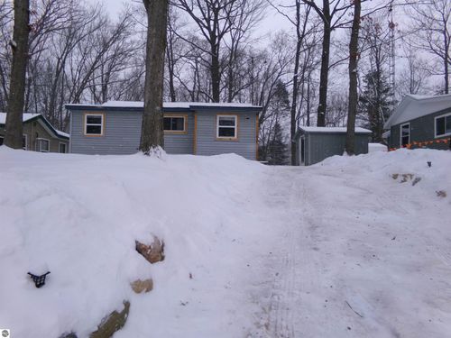 992 Lake Dr, Harrison, MI, 48625-7459 | Card Image