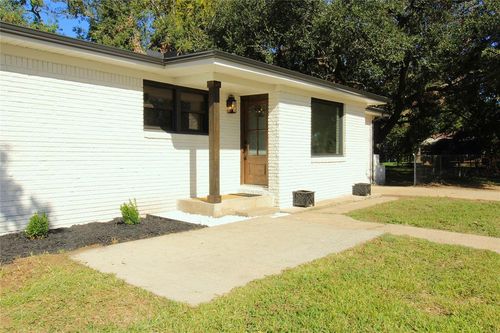 300 Dorsett Street, Clute, TX, 77531 | Card Image