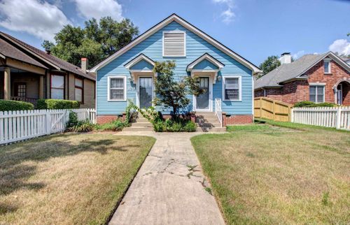 2018 Center St, Little Rock, AR, 72206-1542 | Card Image