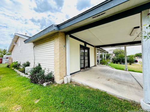8942 Old Sky Hbr, San Antonio, TX, 78242-3224 | Card Image
