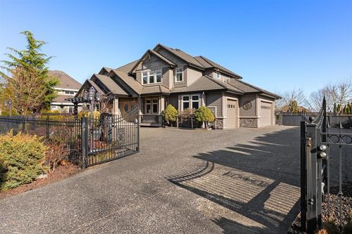 3438 156 St, Surrey, BC, V3Z0G4 | Card Image