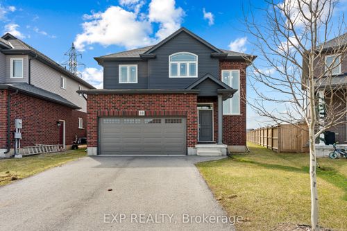 33 Cinnamon St, Thorold, ON, L2V0H6 | Card Image