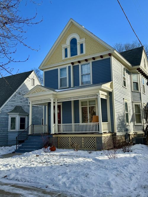 418 Wilson St, Winona, MN, 55987-2946 | Card Image