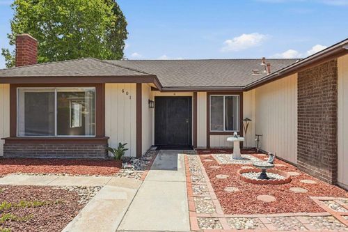 601 Cerro Street, Encinitas, CA, 92024 | Card Image