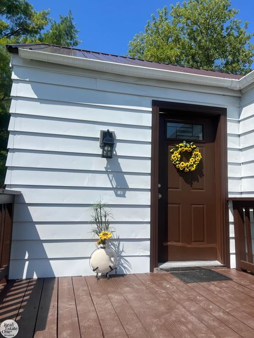 6928 Lapeer Rd, Clyde, MI, 48049-4103 | Card Image