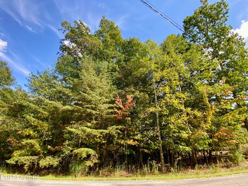 92 Hanning Dr, Crossville, TN, 38558-2889 | Card Image