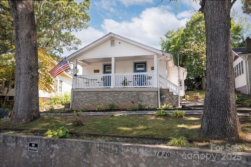 18 Oteen Park Pl, Asheville, NC, 28805-2528 | Card Image