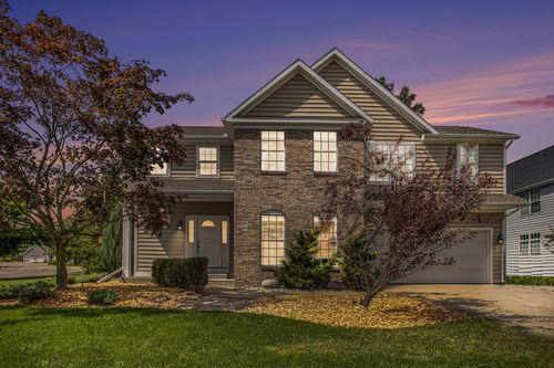 4584 Chasemoor Dr, Portage, MI, 49024-8124 | Card Image