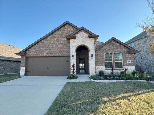 905 Berry St, Celina, TX, 75009-1628 | Card Image
