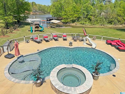 71 Dove Cove Rd, Talladega, AL, 35160-8353 | Card Image