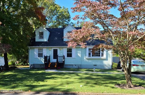 32 Locust Ave, Jackson, NJ, 08527-2752 | Card Image