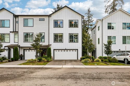 7-2005 101st Ave Se, Lake Stevens, WA, 98258-9601 | Card Image