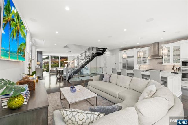 12 Hooks Ln, Condo with 4 bedrooms, 4 bathrooms and null parking in Edgewater NJ | Image 18