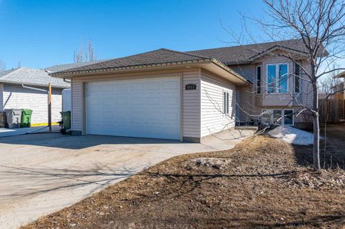 6813 41 Street, Lloydminster, AB, T9V2B3 | Card Image