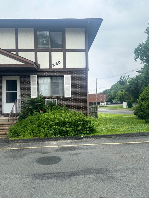 apt-1-260 Scott Rd, Waterbury, CT, 06705-3267 | Card Image