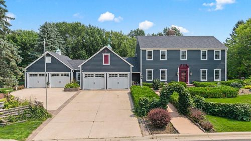 1001 Windcrest Dr Se, New Prague, MN, 56071-1946 | Card Image