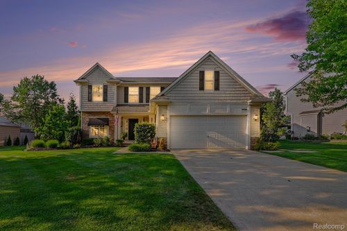 1105 Riverside St, Milford, MI, 48381-2483 | Card Image