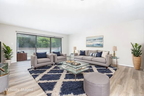 72 Candlewood Dr, South Windsor, CT, 06074-2609 | Card Image