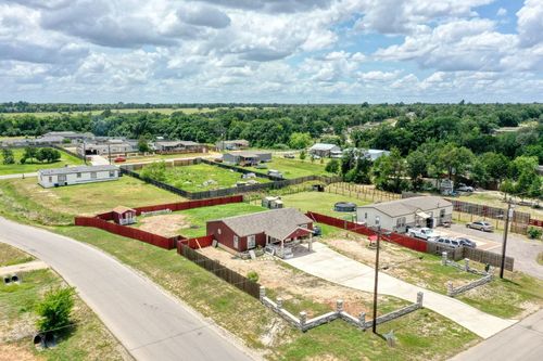 181 Pasadera Drive, Elgin, TX, 78621 | Card Image