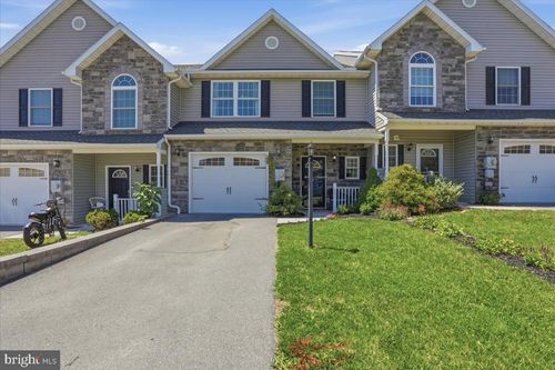 451 Frick Ave, WAYNESBORO, PA, 17268-1035 | Card Image