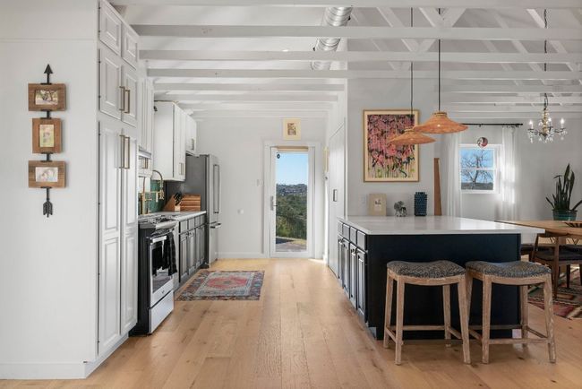 Breakfast bar with seating | Image 7