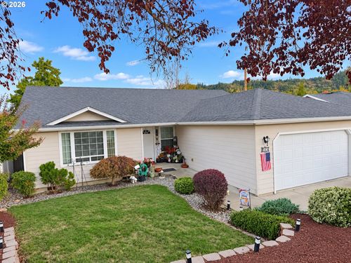 411 Sunnyside Dr, Winston, OR, 97496-6606 | Card Image